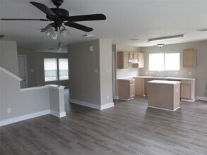 19802 Hidden Shadow Ln in Cypress, TX - Foto de edificio - Building Photo