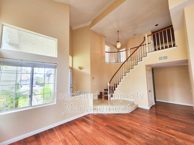 13758 Esprit Ave in San Diego, CA - Building Photo - Building Photo
