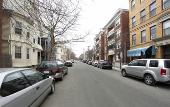 53 Harbor St in Salem, MA - Foto de edificio - Building Photo