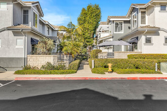 21 Carlsbad Ln in Aliso Viejo, CA - Foto de edificio - Building Photo