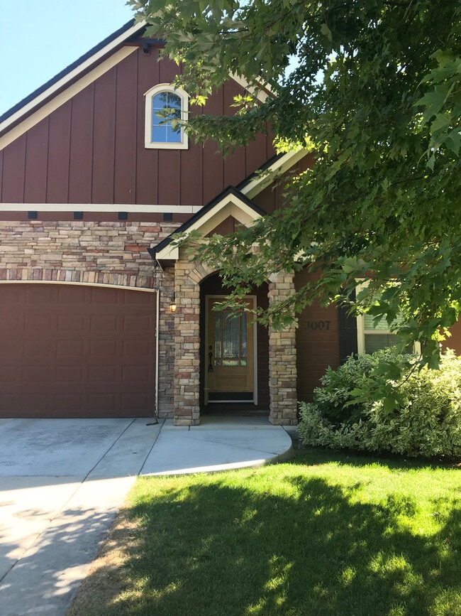 property at 3007 E Shadowband Ct