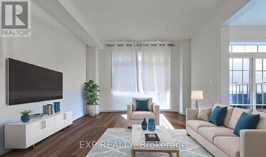 625 Sweetwater Cres in Newmarket, ON - Building Photo - Building Photo