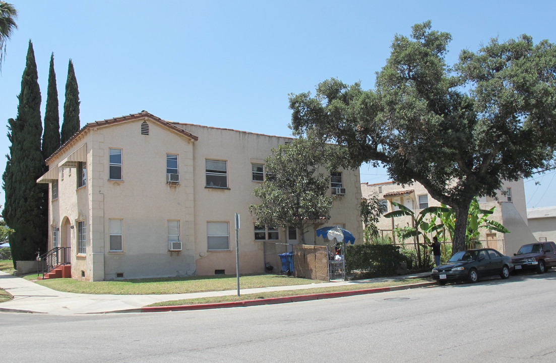 6081 Fairfield St in Los Angeles, CA - Building Photo