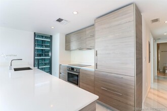 1300 S Miami Ave, Unit 2706 in Miami, FL - Building Photo - Building Photo