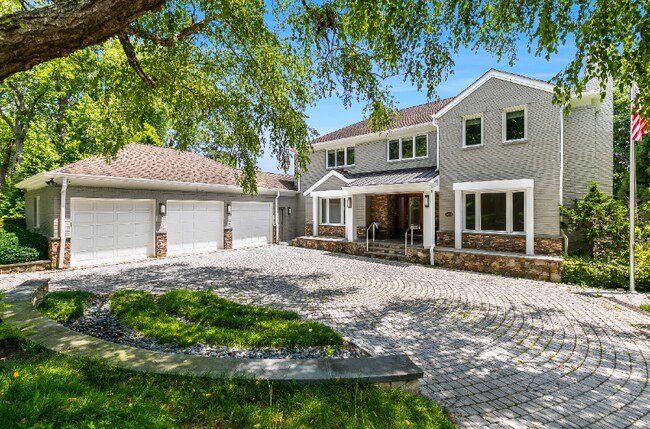 property at 1404 Coventry Ln