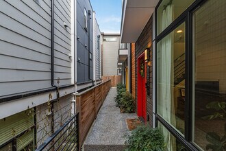 762 Belmont Pl E, Unit SI ID1036001P in Seattle, WA - Building Photo - Building Photo