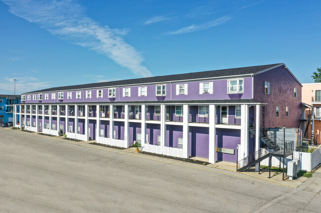 Continent French Quarter in Columbus, OH - Foto de edificio - Building Photo