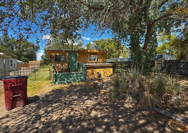 127 Orchard Pl in Belen, NM - Building Photo - Building Photo
