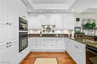 7575 Pelican Bay Blvd in Naples, FL - Building Photo - Building Photo