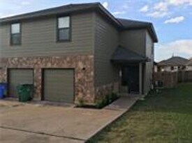 146 Keo Kea Ct in Bastrop, TX - Building Photo