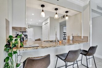 13 Royal Palm Way in Boca Raton, FL - Building Photo - Building Photo
