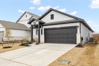 12410 Zenyatta Dr in Buda, TX - Building Photo - Building Photo