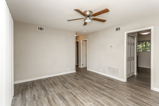 Wingate Apartments in Forest Park, GA - Building Photo - Interior Photo