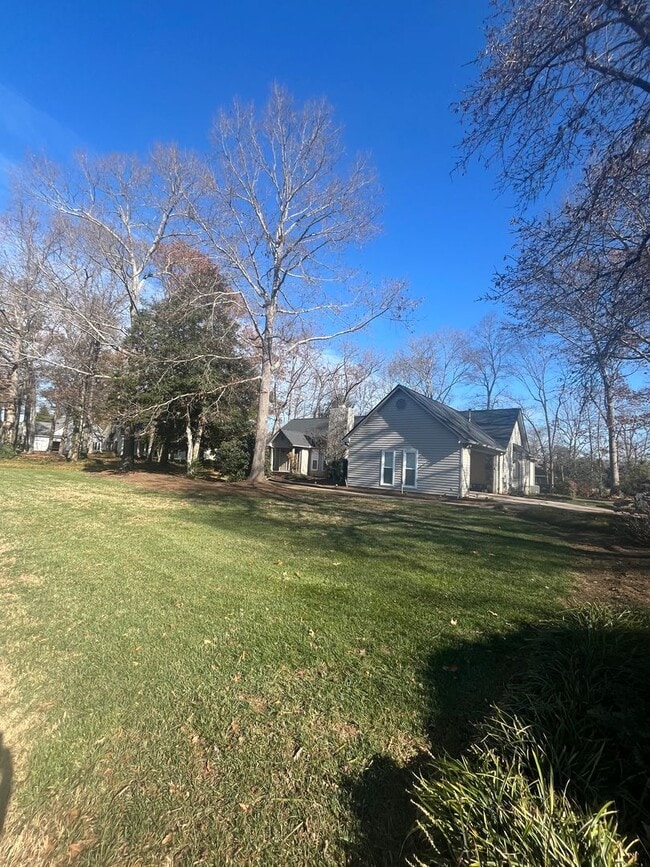 17 Shadow Mist Dr in Simpsonville, SC - Building Photo - Building Photo