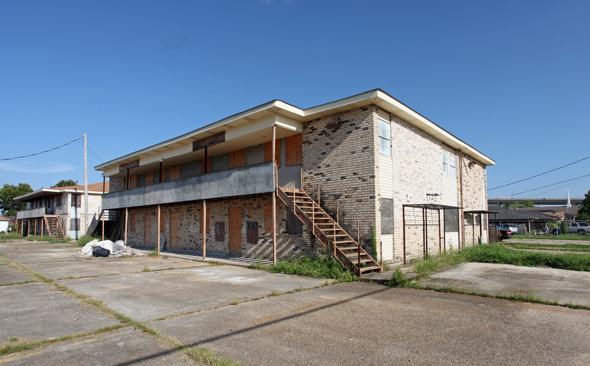 1040 Estalote Ave in Harvey, LA - Building Photo