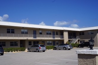 Sabal Palm Apartments in Boca Raton, FL - Building Photo - Building Photo