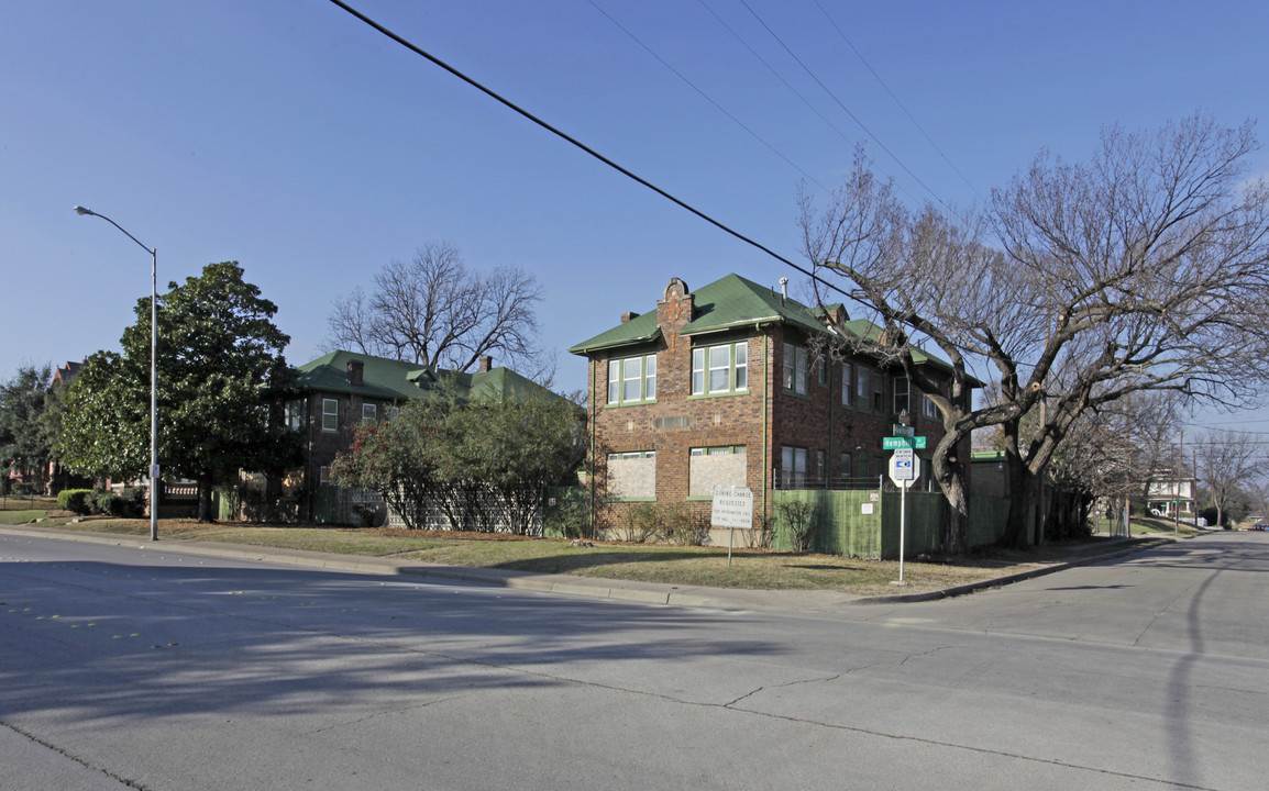 2100 Hemphill St in Fort Worth, TX - Building Photo