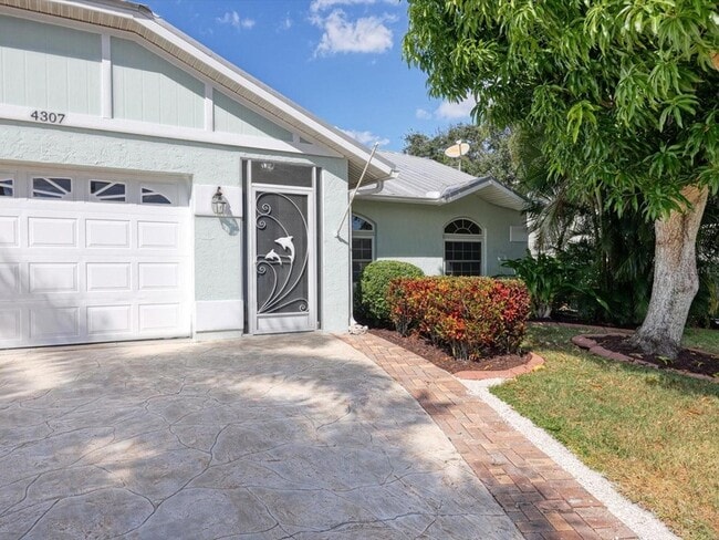 4307 3rd Ave NE in Bradenton, FL - Building Photo - Building Photo