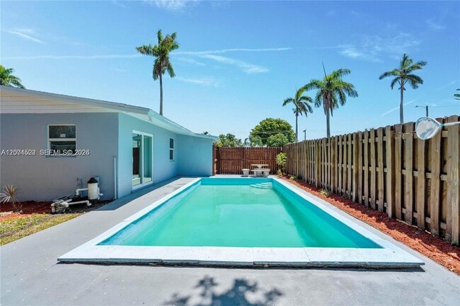 property at 5621 SW 38th Ct