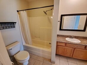 710 E Boyd Dr, Unit 306 in Baton Rouge, LA - Foto de edificio - Building Photo