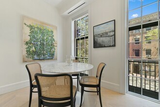 112 Charles St, Unit 2 in Boston, MA - Building Photo - Building Photo