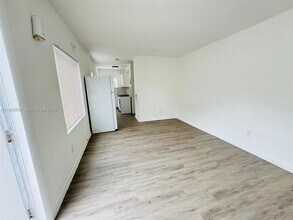 2900 W Flagler St in Miami, FL - Building Photo - Building Photo