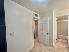 7135 Collins Ave in Miami, FL - Building Photo - Building Photo