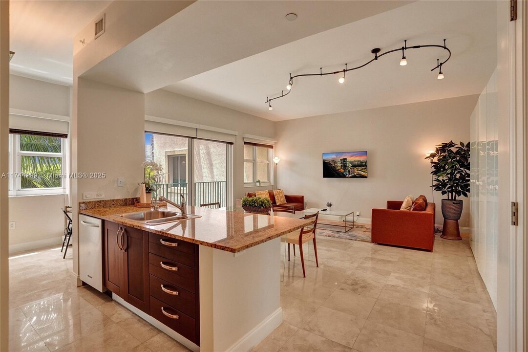 20000 E Country Club Dr, Unit # 401 in Aventura, FL - Building Photo