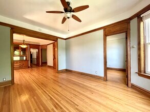 2641 W Logan Blvd, Unit 2 in Chicago, IL - Foto de edificio - Building Photo