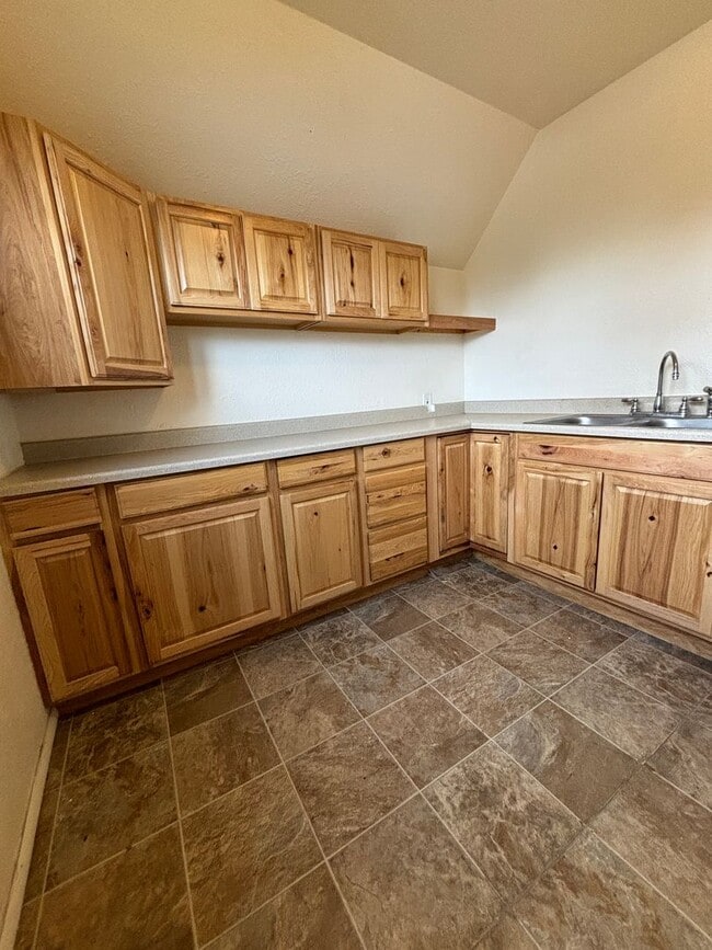 property at 1418 Phoenix Ave