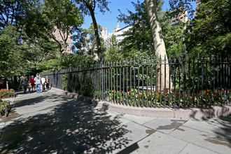 39 Gramercy Park Apartments in New York, NY - Building Photo - Building Photo