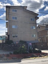4222 Apartments in Seattle, WA - Foto de edificio - Building Photo