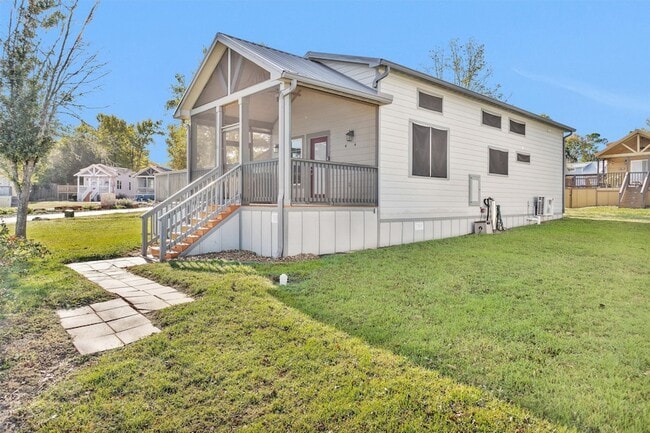 12922 Longstreet Rd in Willis, TX - Building Photo - Building Photo