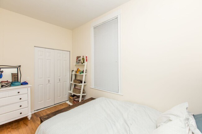 2221 W Le Moyne St in Chicago, IL - Building Photo - Building Photo