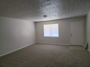 194 Graham St in Winder, GA - Building Photo - Building Photo