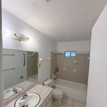 538 Royce St, Unit 7A in Pensacola, FL - Foto de edificio - Building Photo