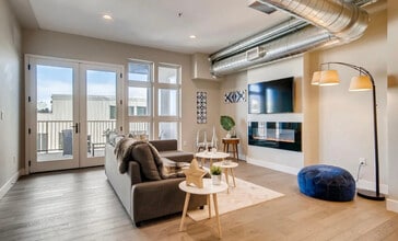 3198 Blake St in Denver, CO - Building Photo - Building Photo