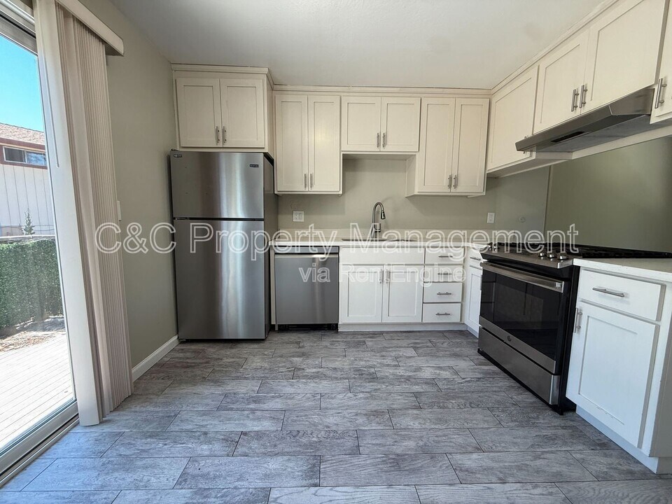 2895 Capitola Rd in Santa Cruz, CA - Building Photo