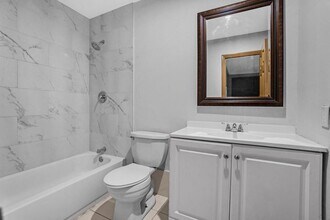 2424 NW 39th Way, Unit 202 in Fort Lauderdale, FL - Foto de edificio - Building Photo