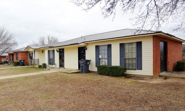 Rosewood Apartments in Eclectic, AL - Building Photo - Building Photo