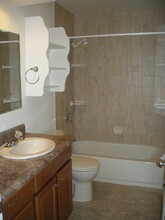 712 W 47th Ave, Unit 712-4 in Anchorage, AK - Foto de edificio - Building Photo