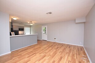 3202 Barton View Dr in Austin, TX - Building Photo