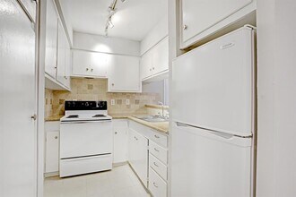 3414 Garrott St-Unit -5 in Houston, TX - Building Photo - Building Photo