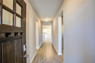 2801 Stone Branch Dr in Leander, TX - Building Photo - Building Photo