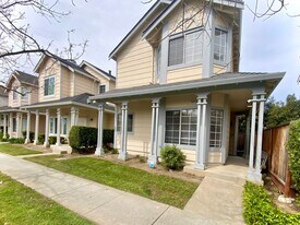 6489 Buena Vista Dr in Newark, CA - Building Photo