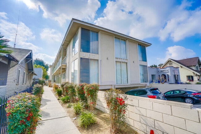 1106 Leighton Ave in Los Angeles, CA - Building Photo - Building Photo