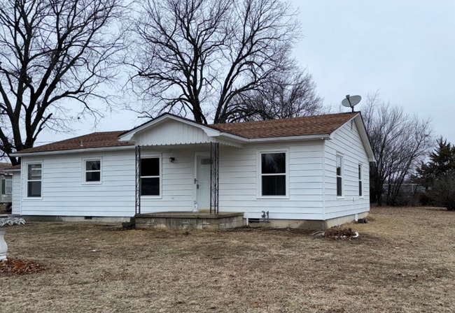 property at 733 E Country Rd