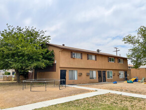 915 N Vicentia Ave in Corona, CA - Building Photo - Building Photo