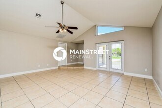 620 SE 11th Ave in Cape Coral, FL - Building Photo - Building Photo