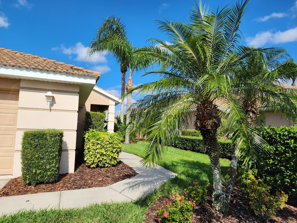 8323 Eagle Isles Pl in Bradenton, FL - Building Photo